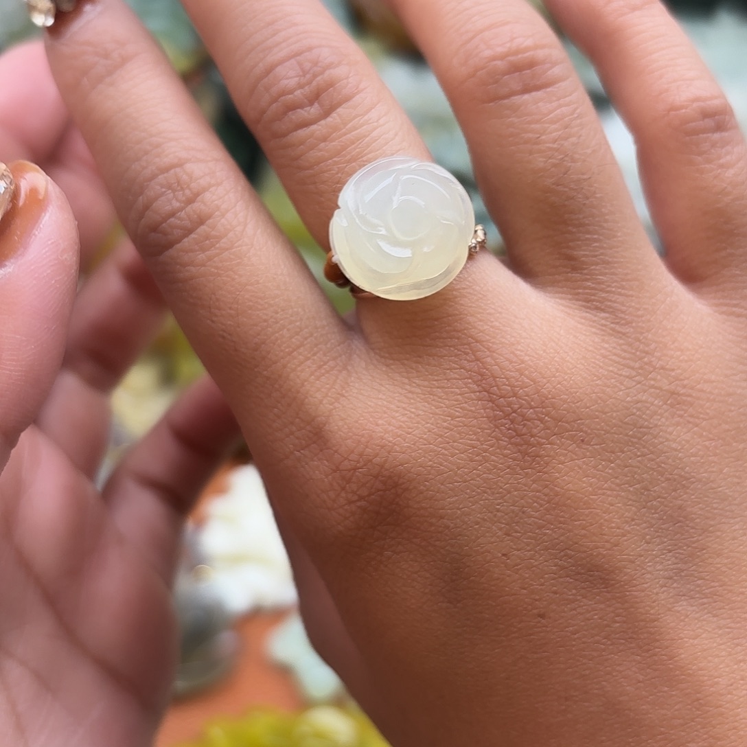 蛇纹石玉合金颈饰