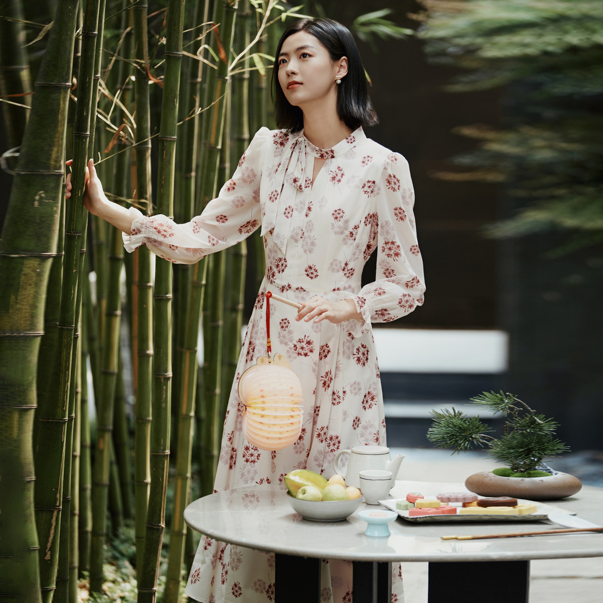 歌蒂诗春专柜新款新中式飘带领修身连衣裙 1E31L3297