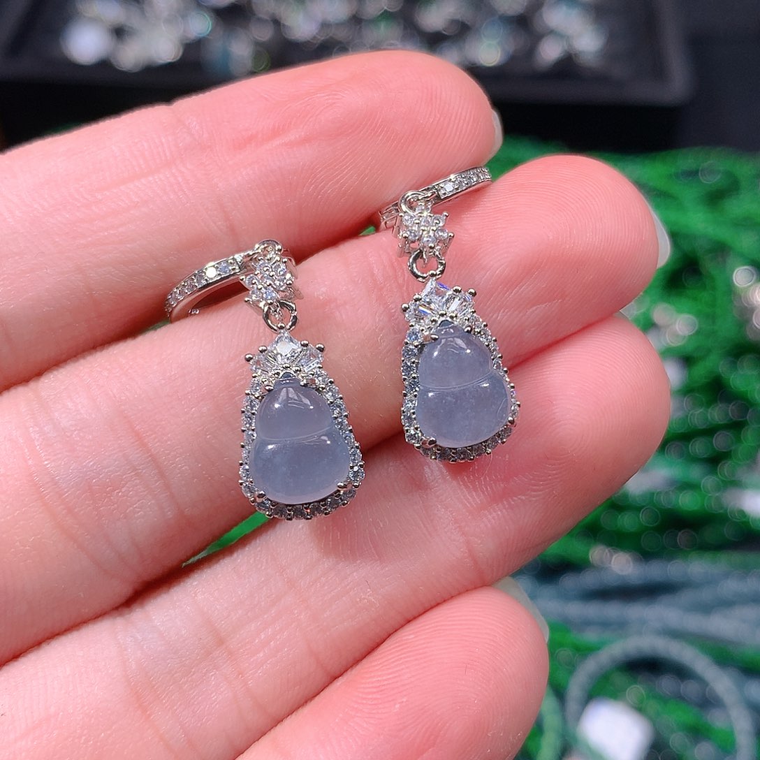 翡翠吊坠(赠链)未镶嵌天然