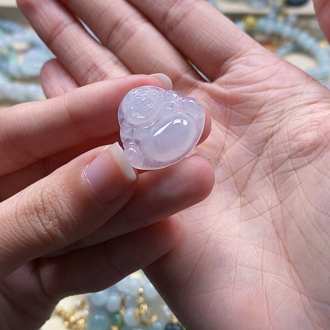 翡翠颈饰未镶嵌闪