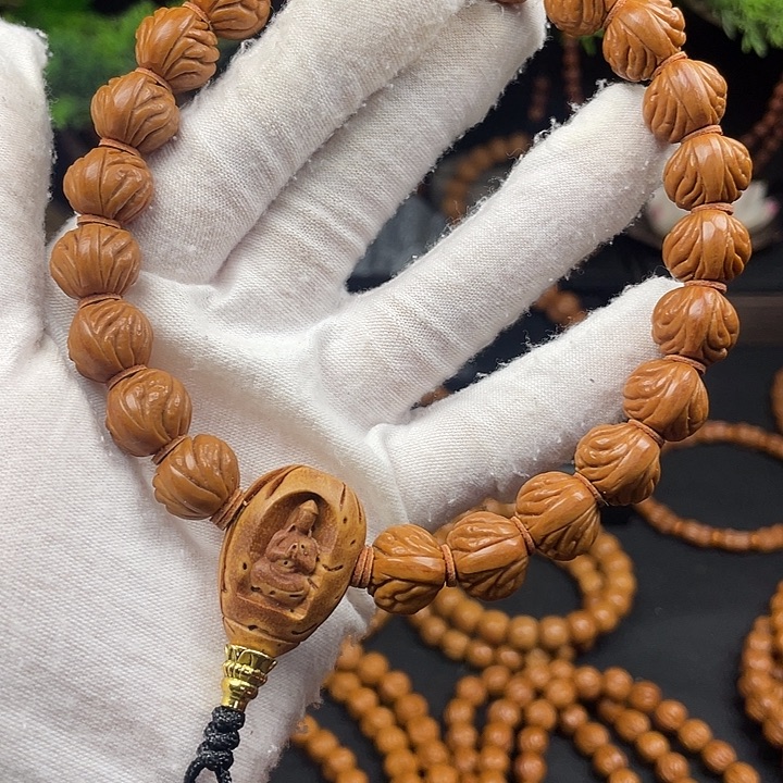 欣***帧桃核吊坠秦岭龙纹桃核