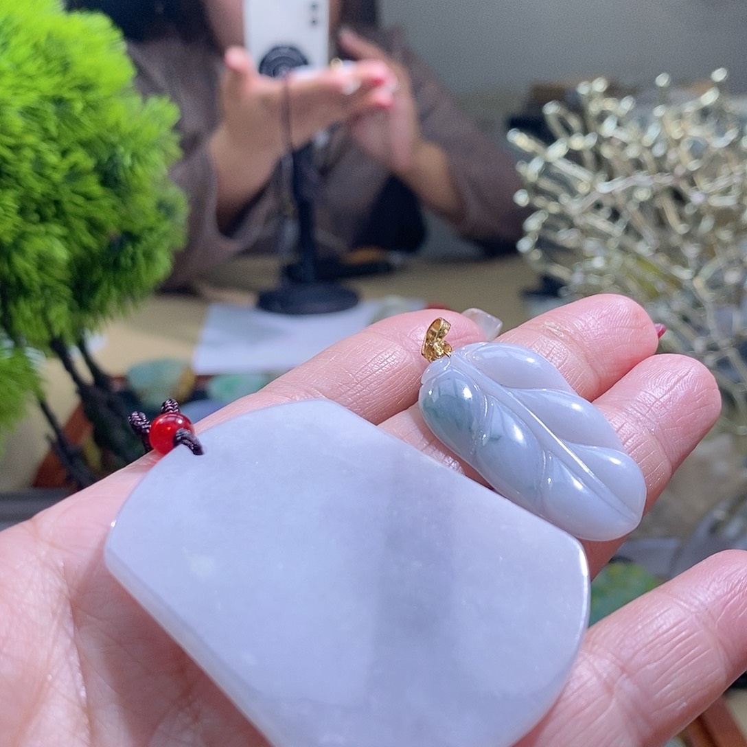 【闪购商品】翡翠颈饰未镶嵌温****司无事