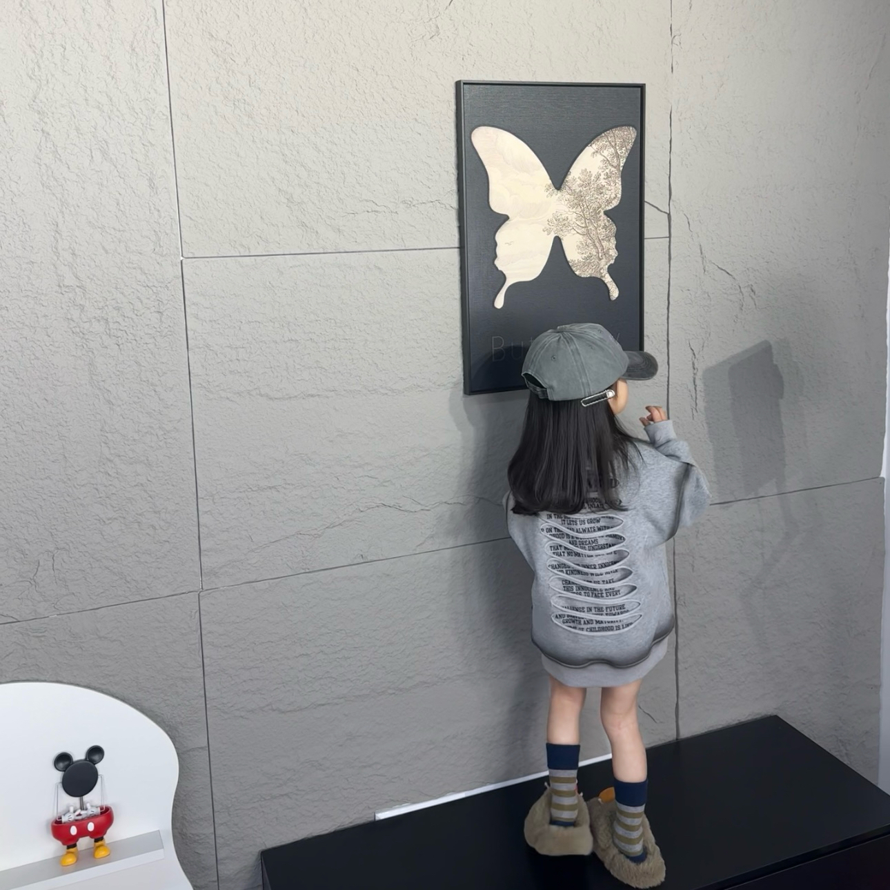 米兜家.儿童冬季韩版喷绘涂鸦破洞加绒卫衣灰色1150