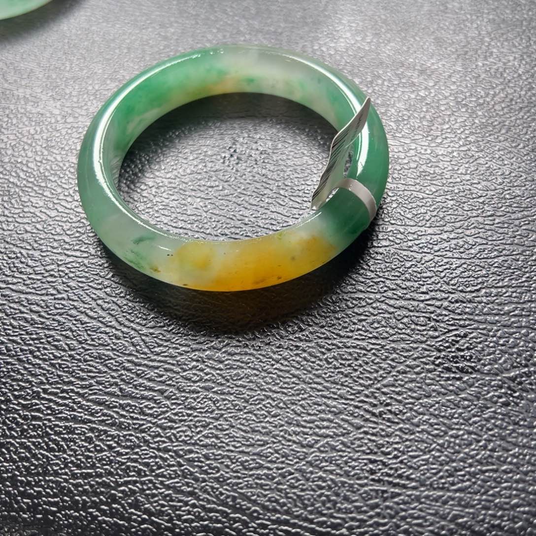 石英质玉（非洲翠）未镶嵌手镯