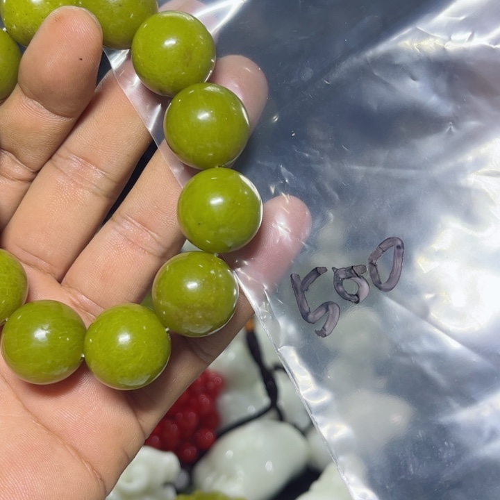 蛇纹石玉手串未镶嵌老*