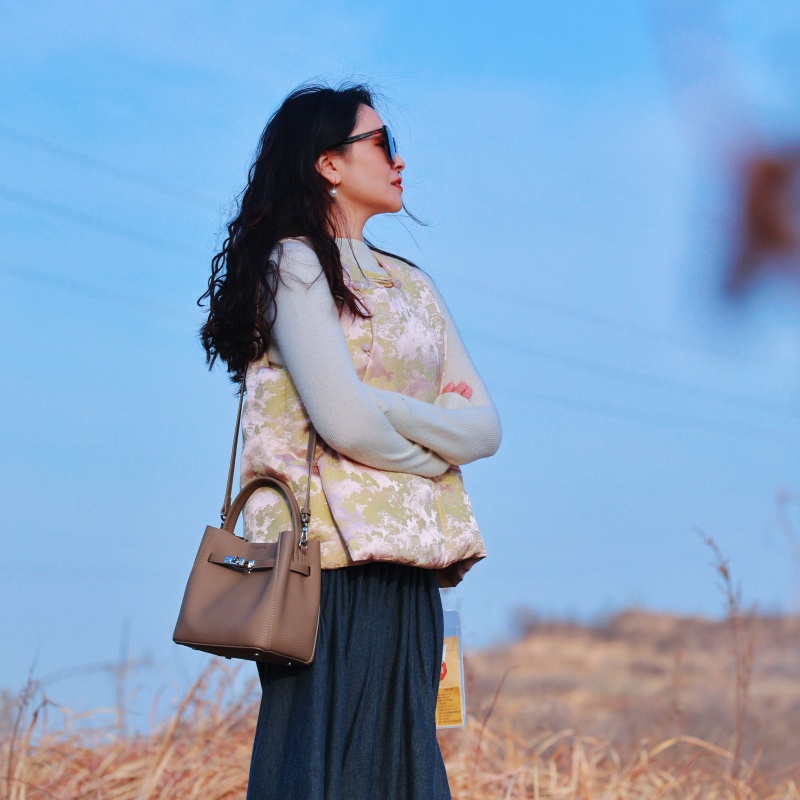  【2025门店同款】春逐•新中式羽绒马甲（24803154-碧影红妆）