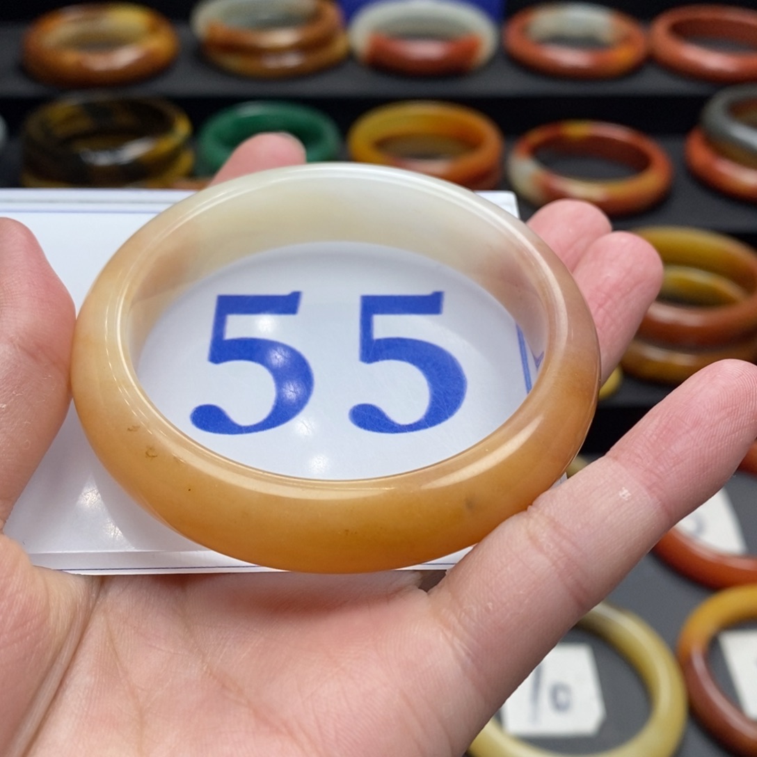 石英质玉（黄龙玉）手镯未镶嵌