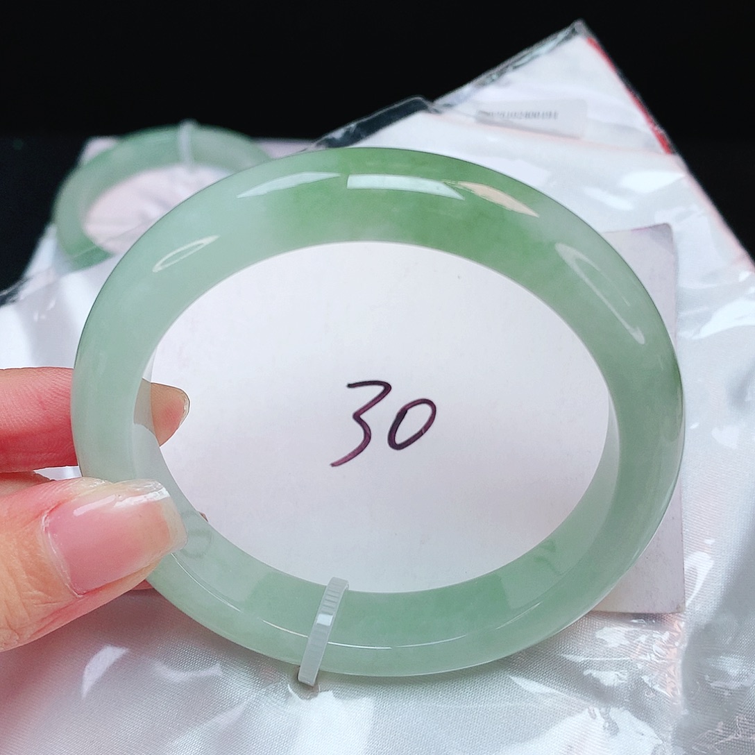 翡翠未镶嵌手镯正圈57+