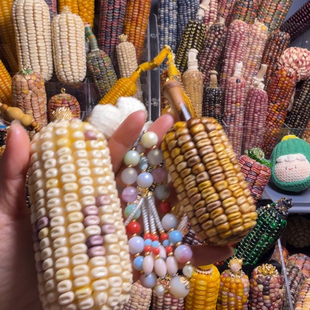 妮***·亚克力合金蕾丝两个大胖胖。