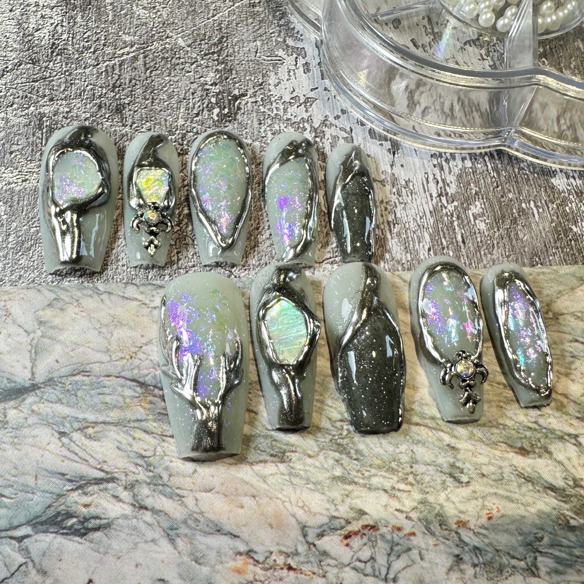 2024新款纯手工穿戴甲轻奢高级感小众ins风百搭精致显白可拆卸款