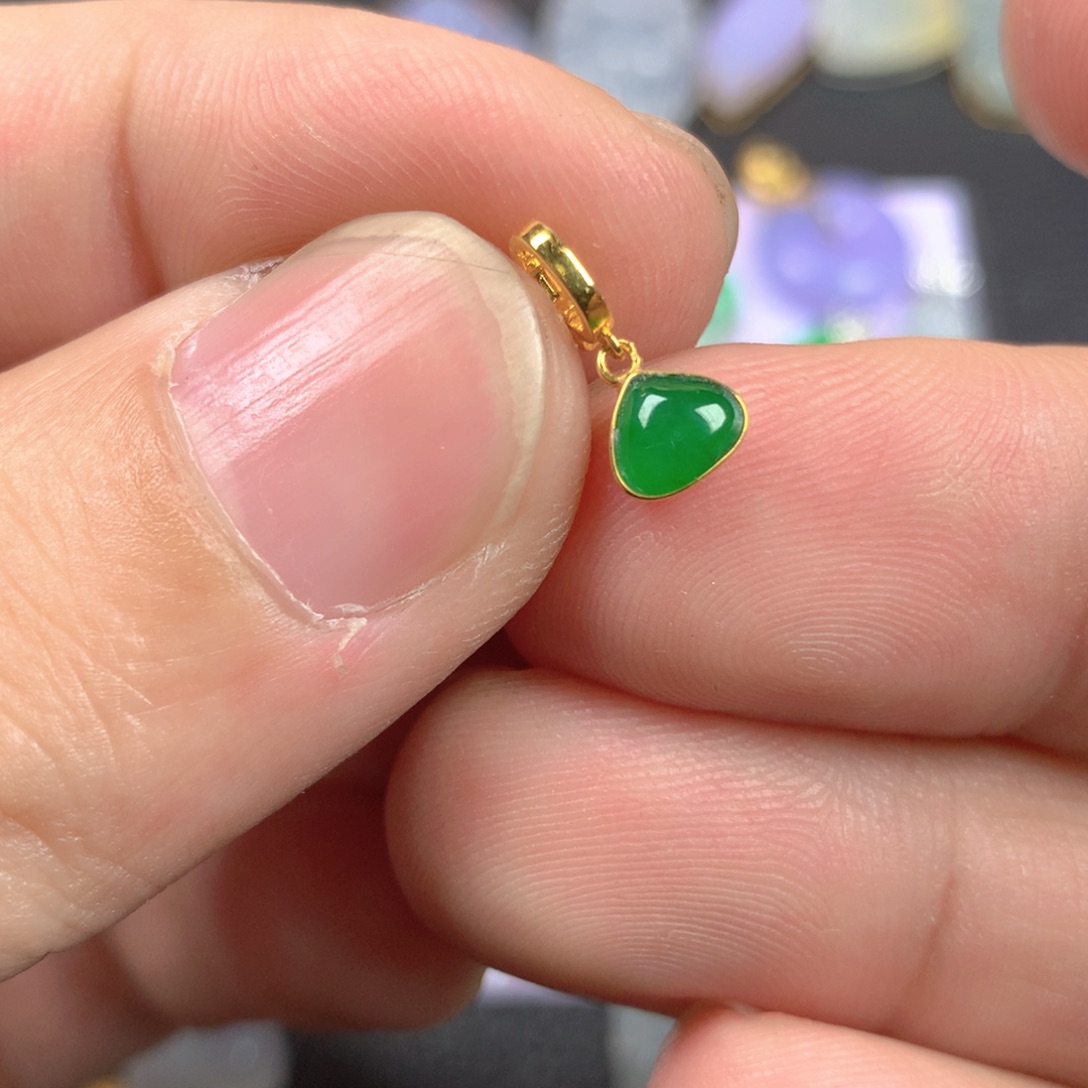 【闪购商品】翡翠18K金镶嵌颈饰翡翠