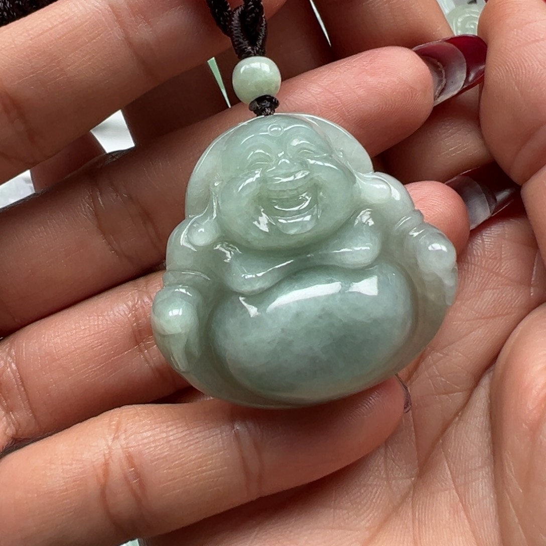 翡翠颈饰未镶嵌37.7×40×10.8