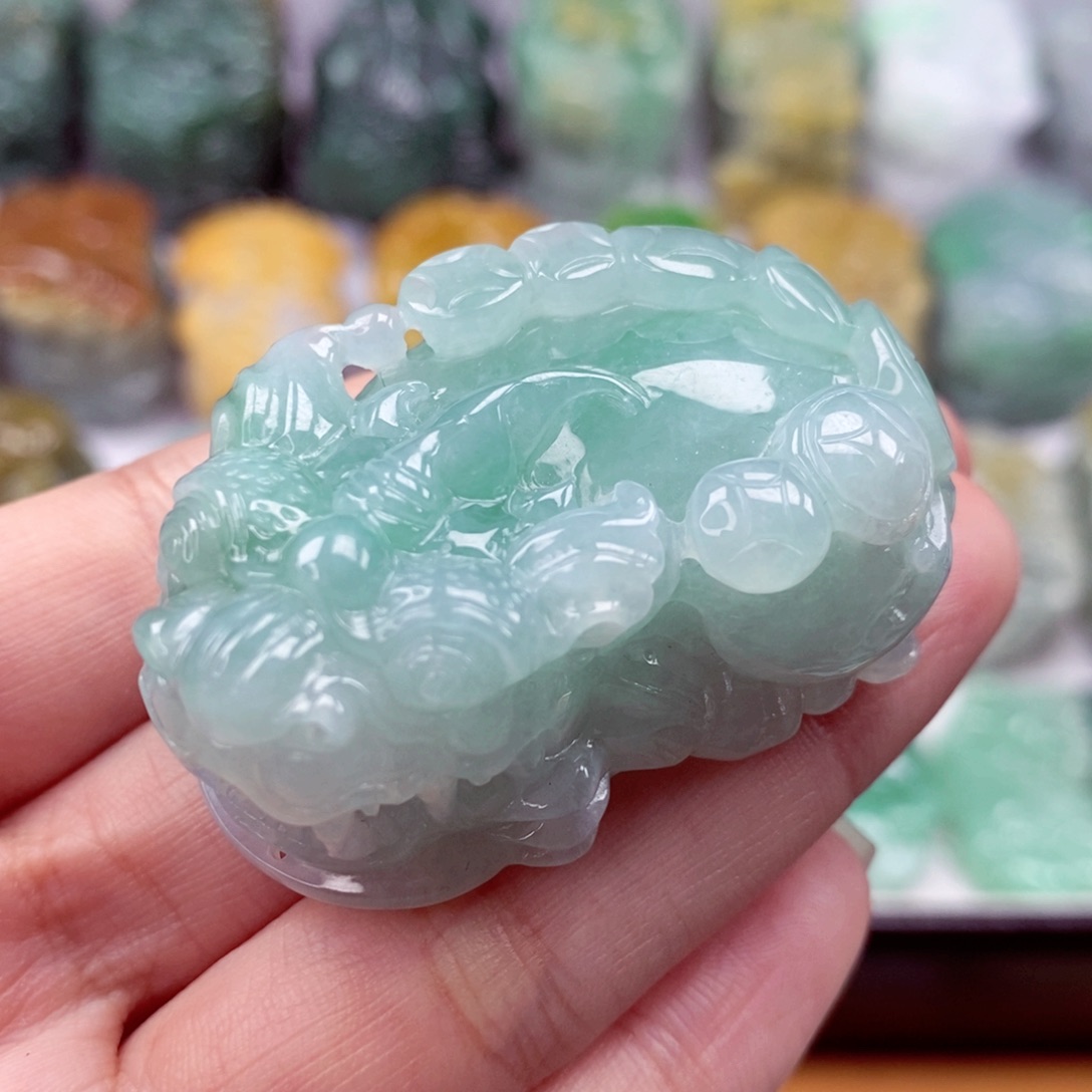 翡翠颈饰未镶嵌翡翠