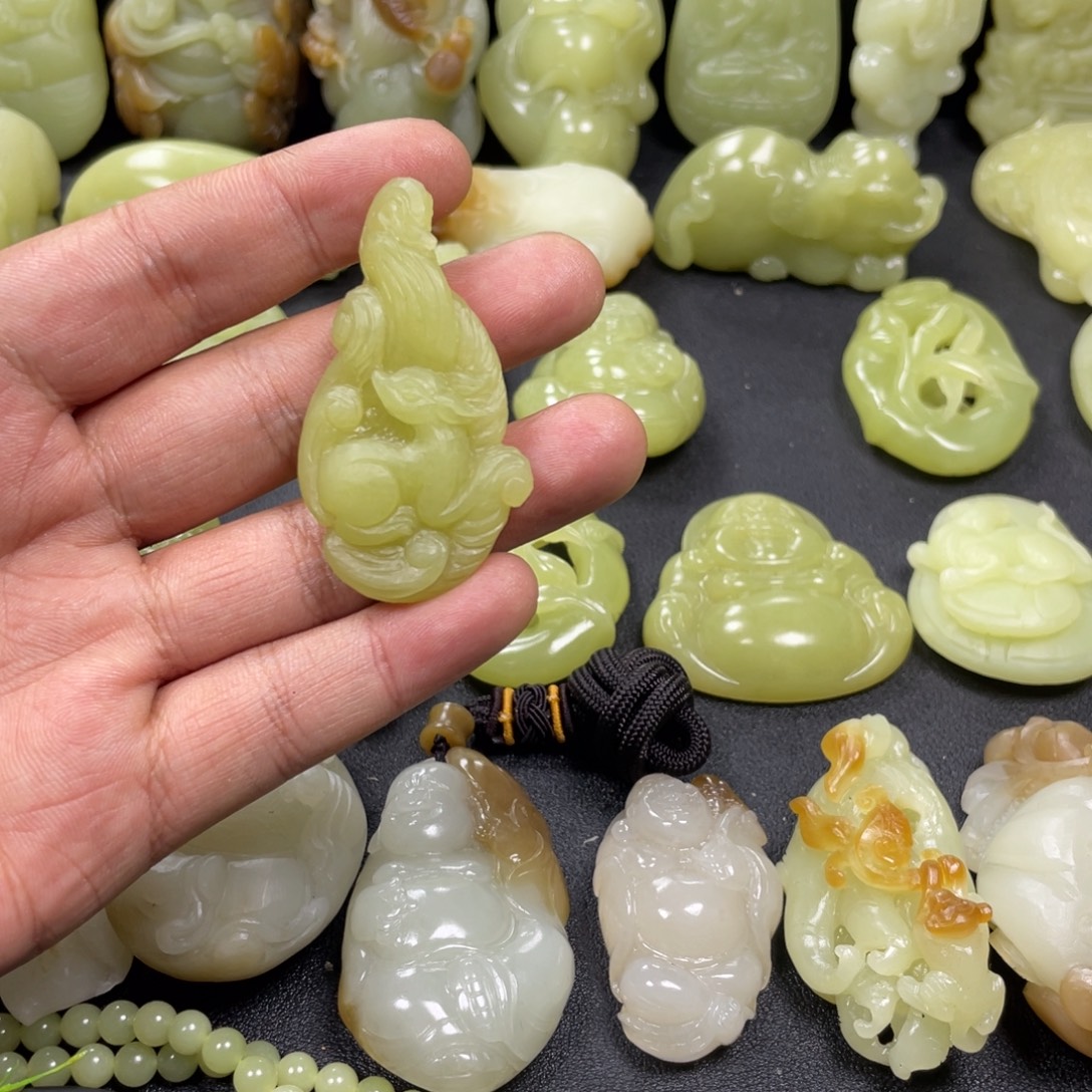 和田玉未镶嵌颈饰