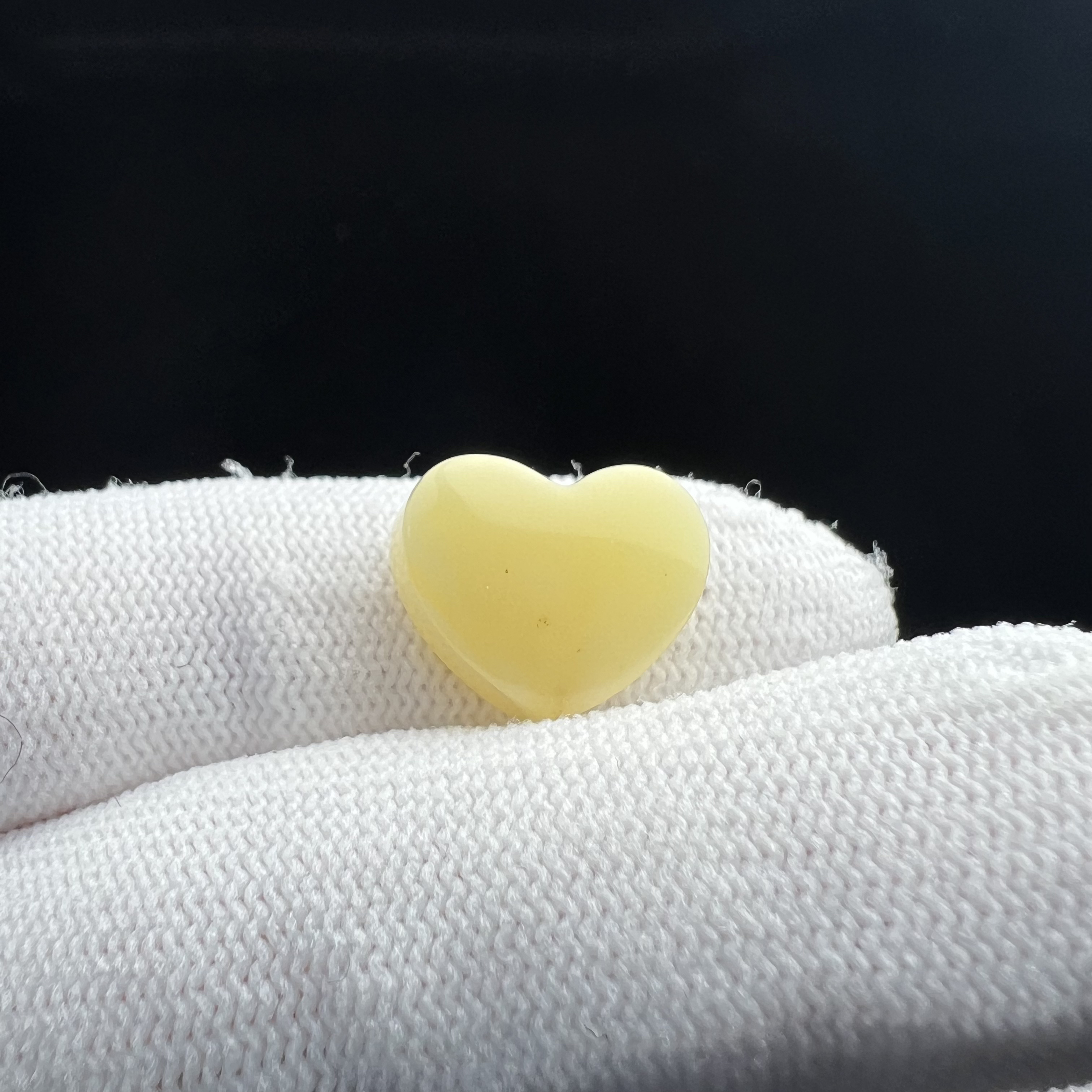 B6449天然俄料蜜蜡 爱心上下通孔15x13x7mm一物一图支持复检