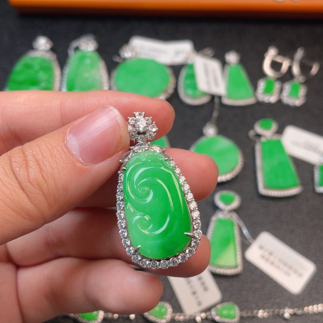翡翠吊坠(不含链)银S925镶嵌