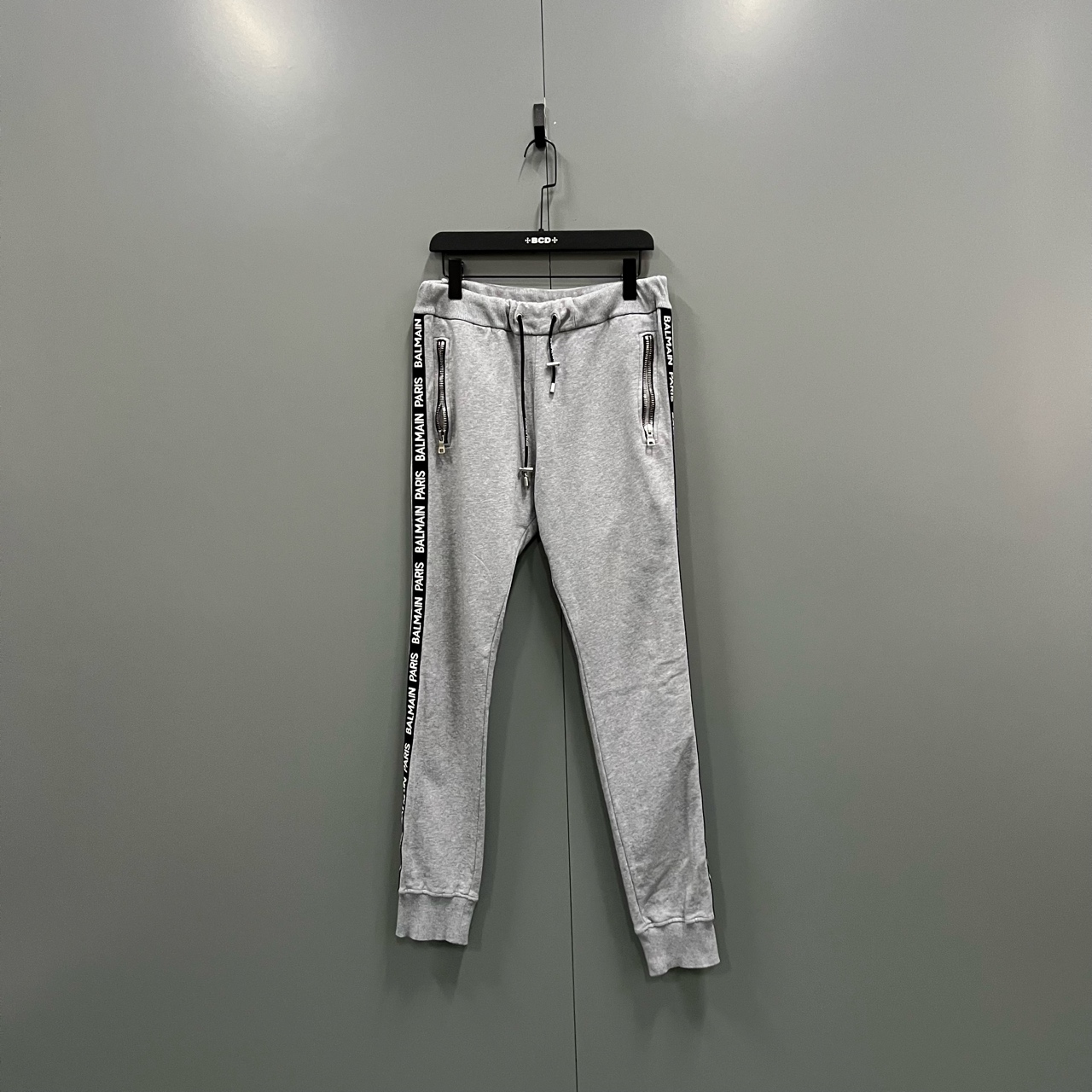 95新 BALMAIN/巴尔曼 （cc）串标logo抽绳卫裤 S码/ ki303180 