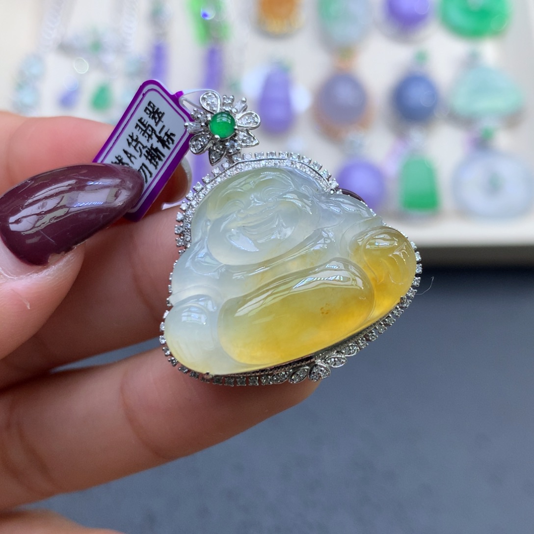 翡翠18K金镶嵌颈饰