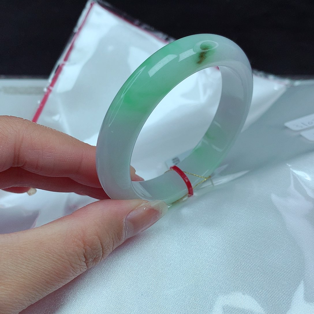 翡翠手镯未镶嵌51圈954