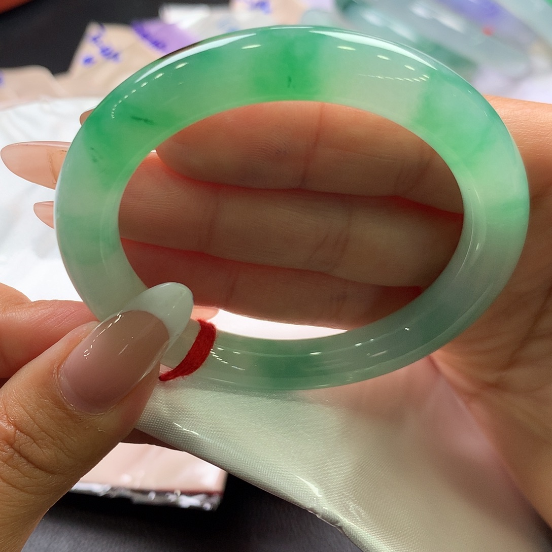 翡翠未镶嵌手镯（圆镯）15号