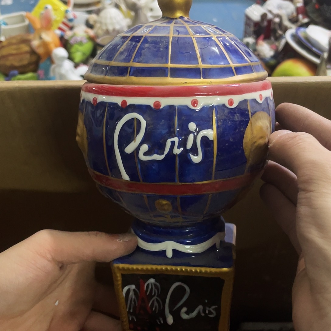 摆件       微瑕。      