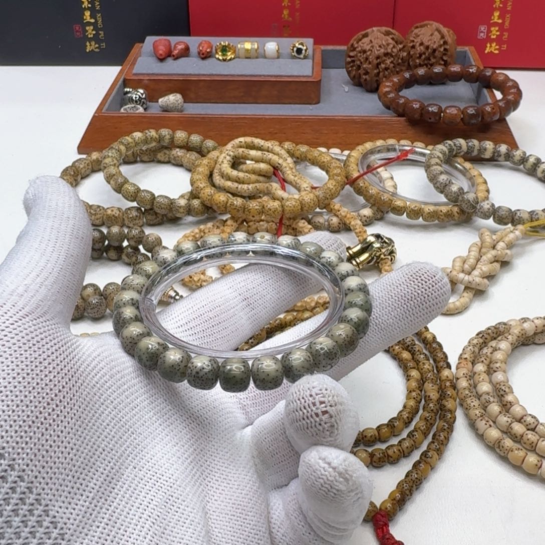星月菩提手串34灭世糯冰绿包白大眼睛9左右桶单圈