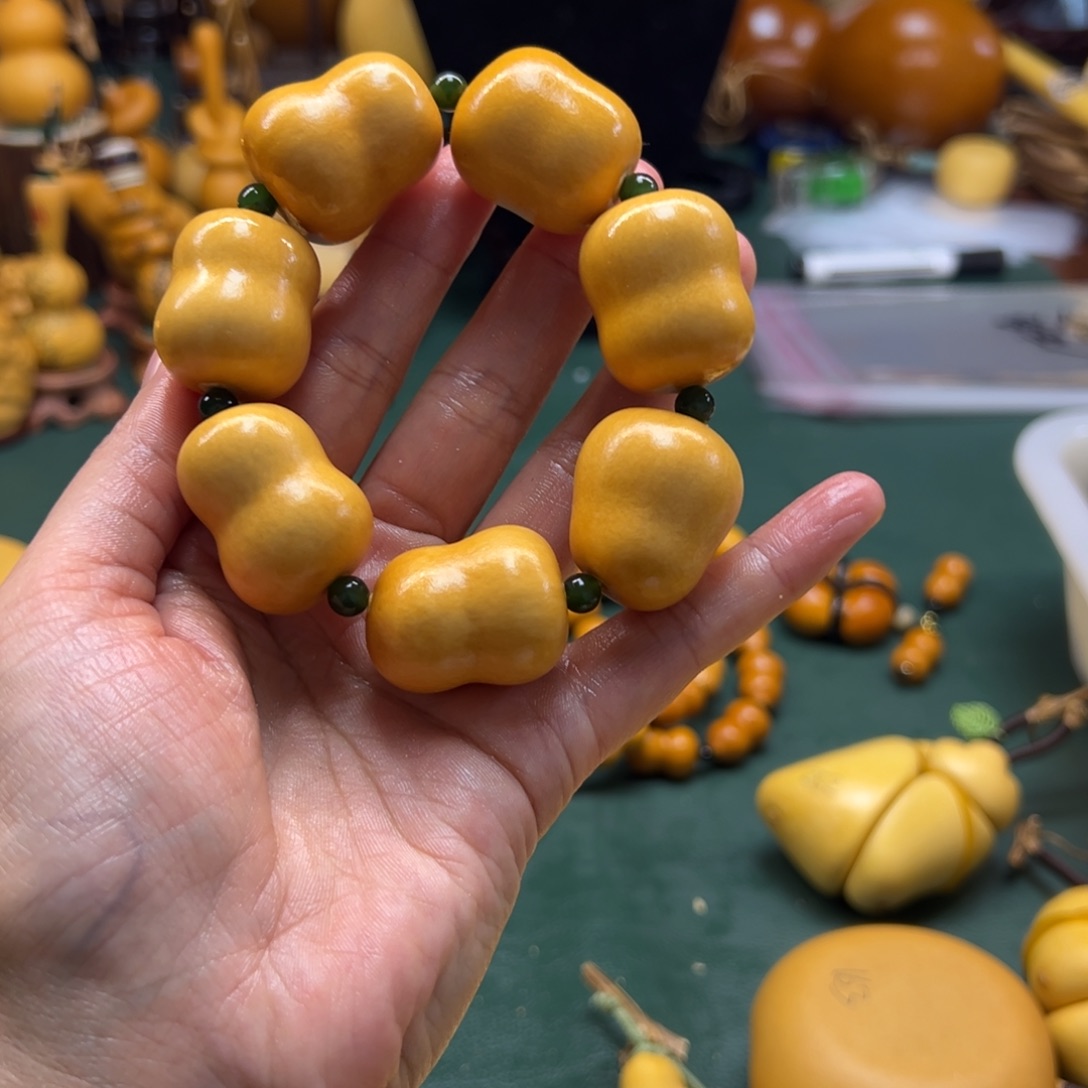 且***兔大叶紫檀（黑酸枝木类）