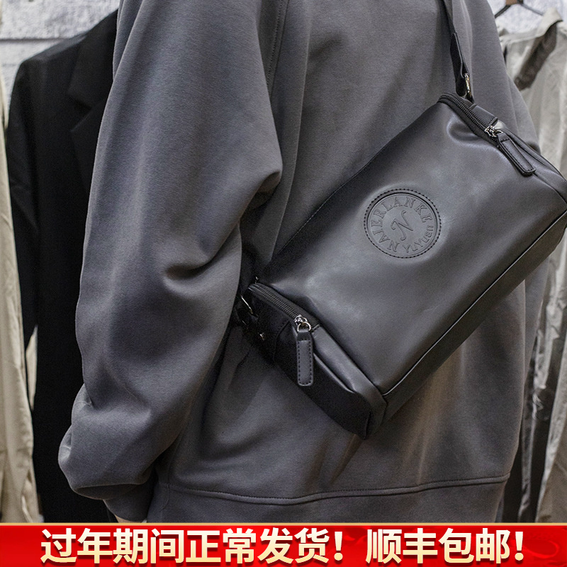 秋冬新款男士单肩包 时尚斜挎包户外通勤小背包潮休闲韩版小挎包