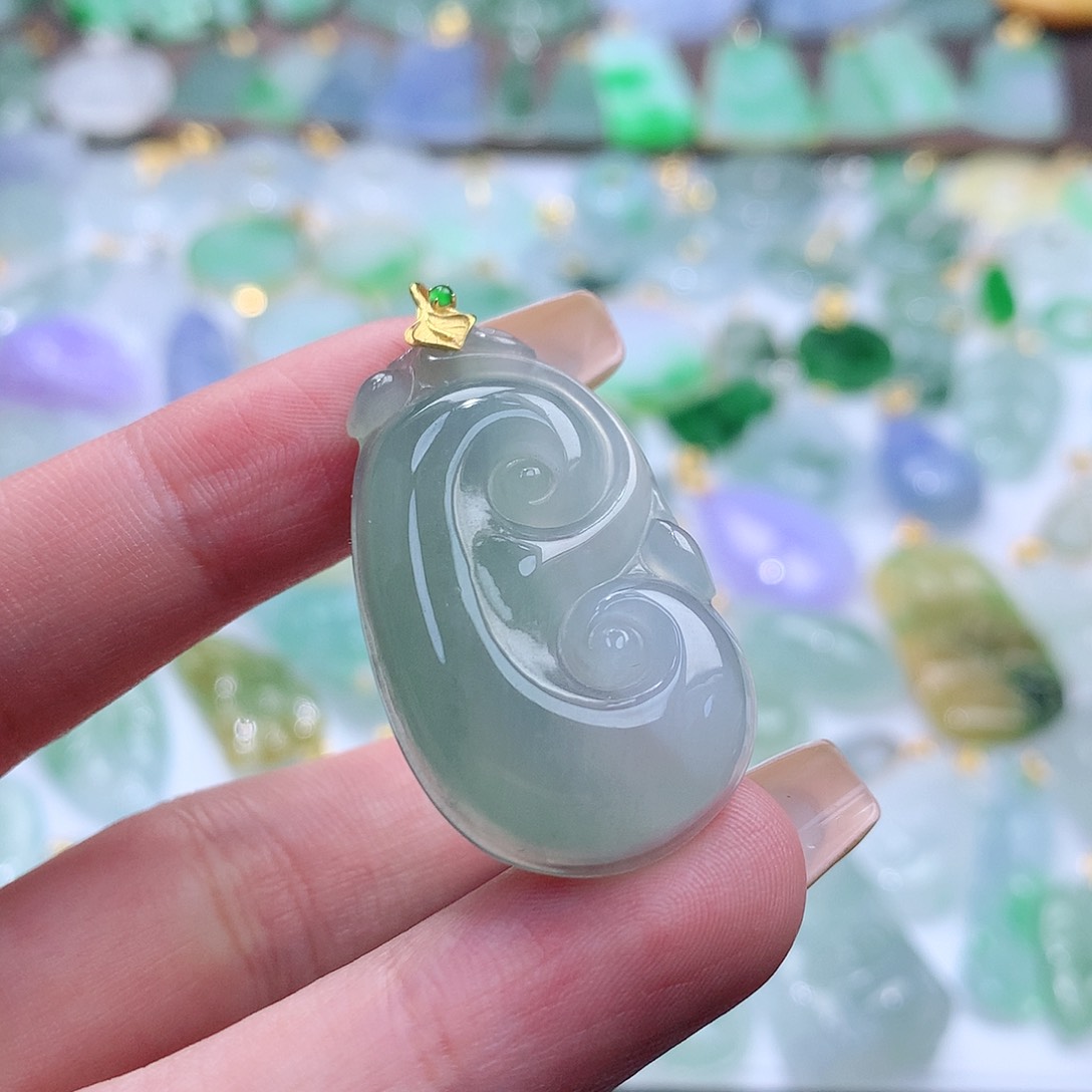 翡翠颈饰未镶嵌翡翠