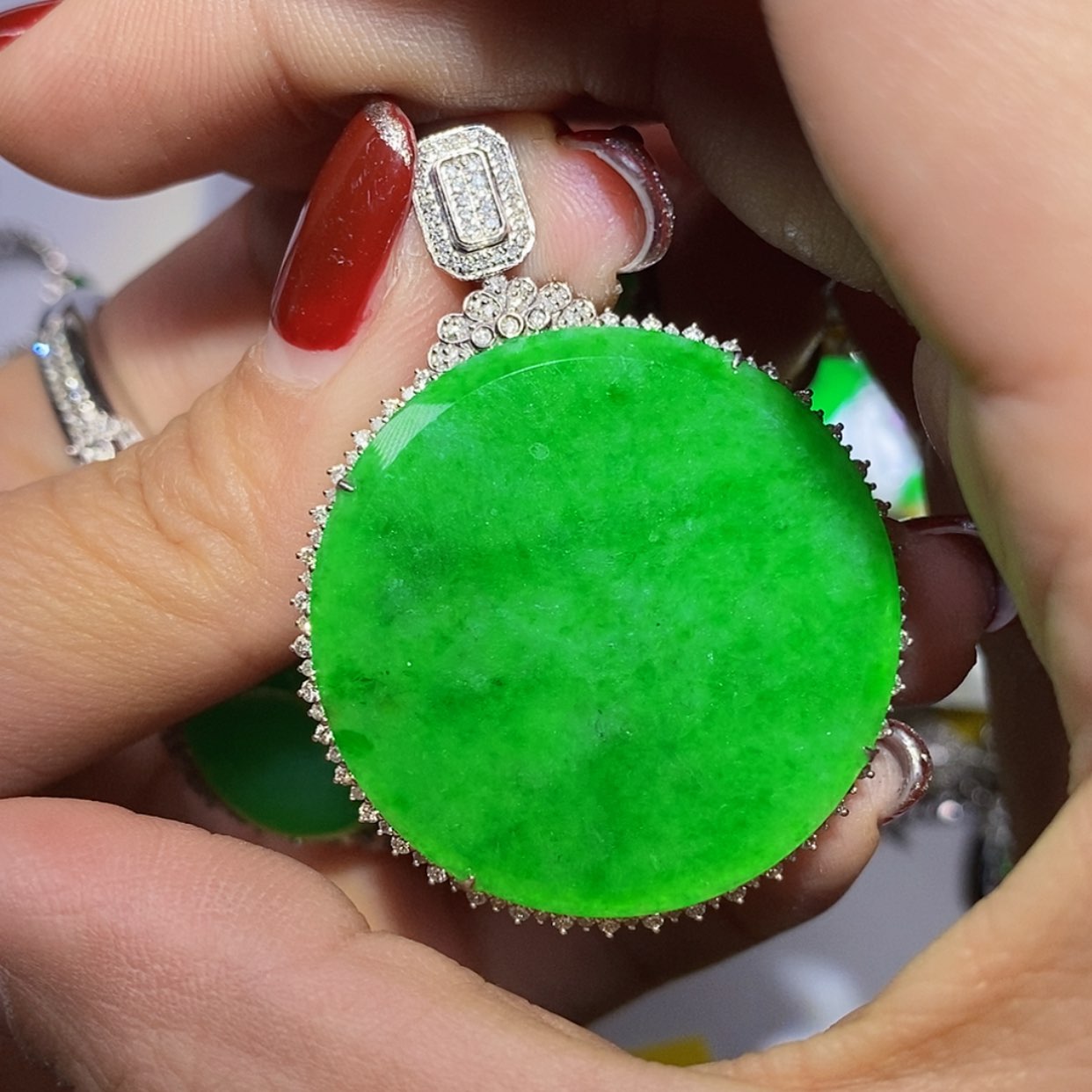 【闪购商品】翡翠颈饰18K金镶嵌l****T吊坠