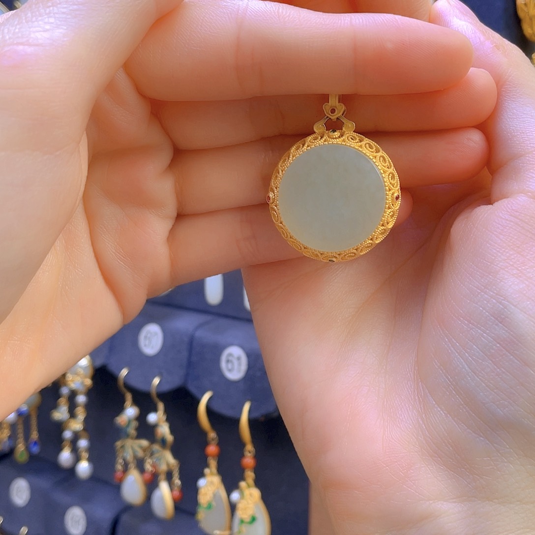 和田玉颈饰银S925镀金镶嵌