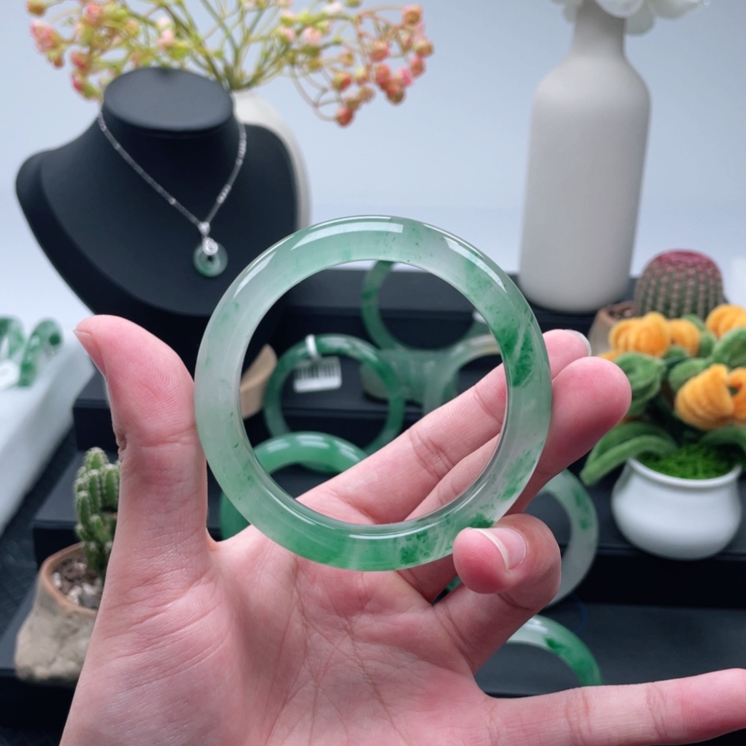 石英质玉未镶嵌手镯