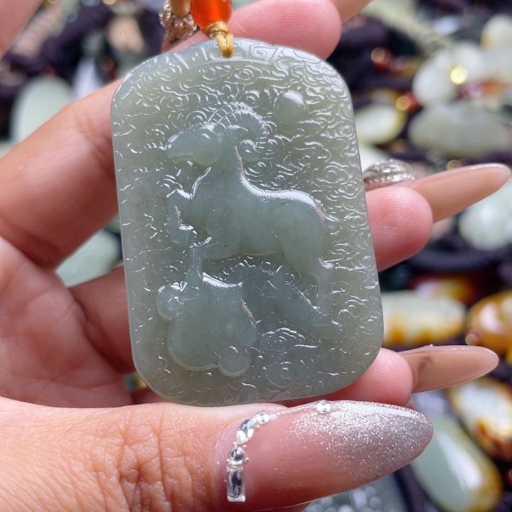 和田玉颈饰未镶嵌双面