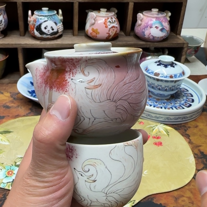 茶壶加杯子茶壶加杯子
