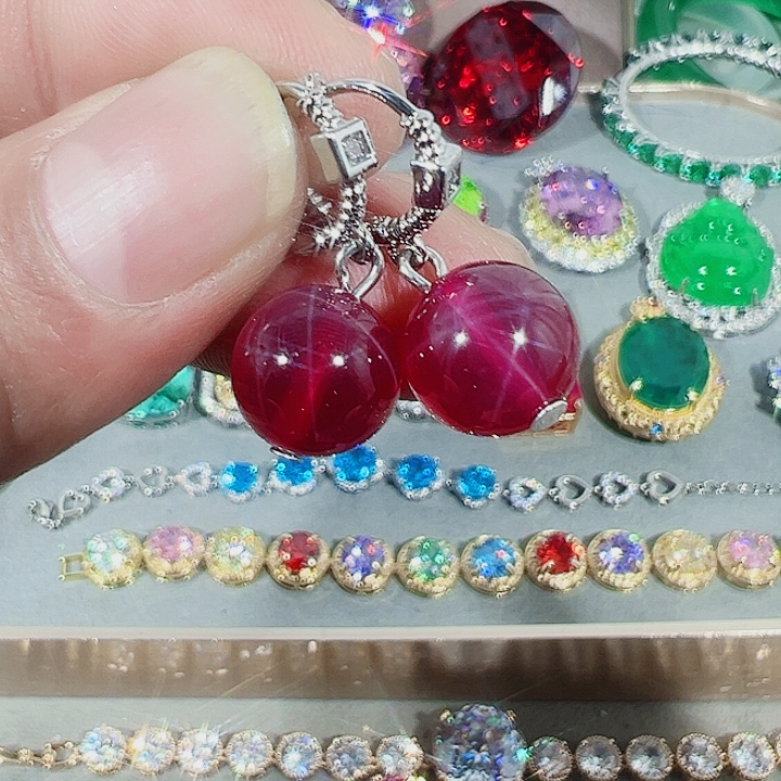 非金属红色蓝色满镶嵌吊坠