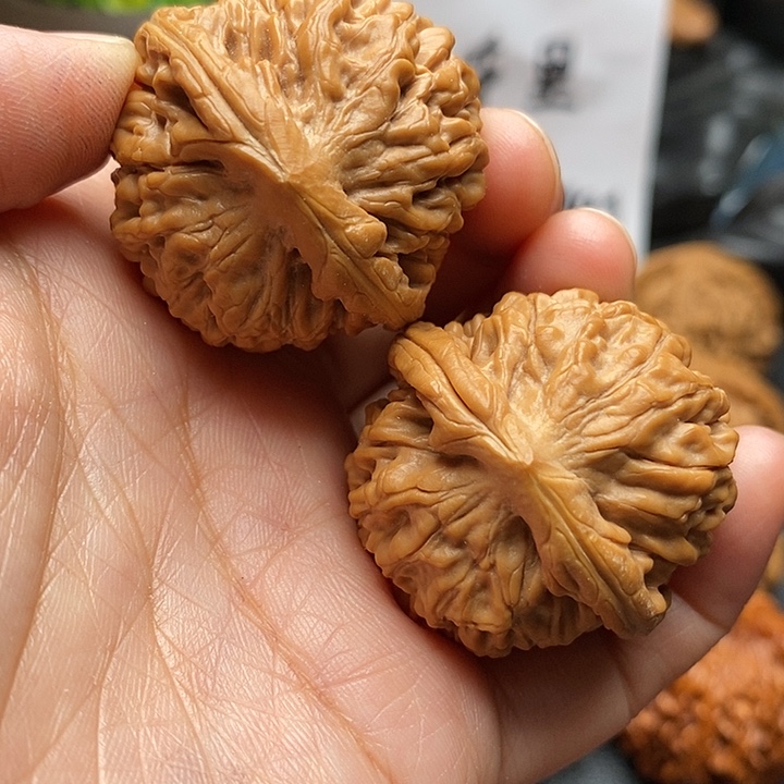 文玩核桃吊坠莲花35尺