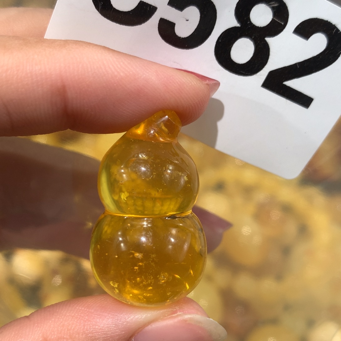 未镶嵌琥珀珠宝奇石