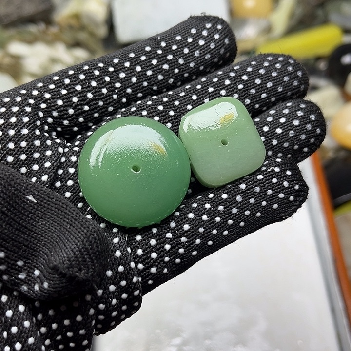 未镶嵌和田玉珠宝奇石多***?