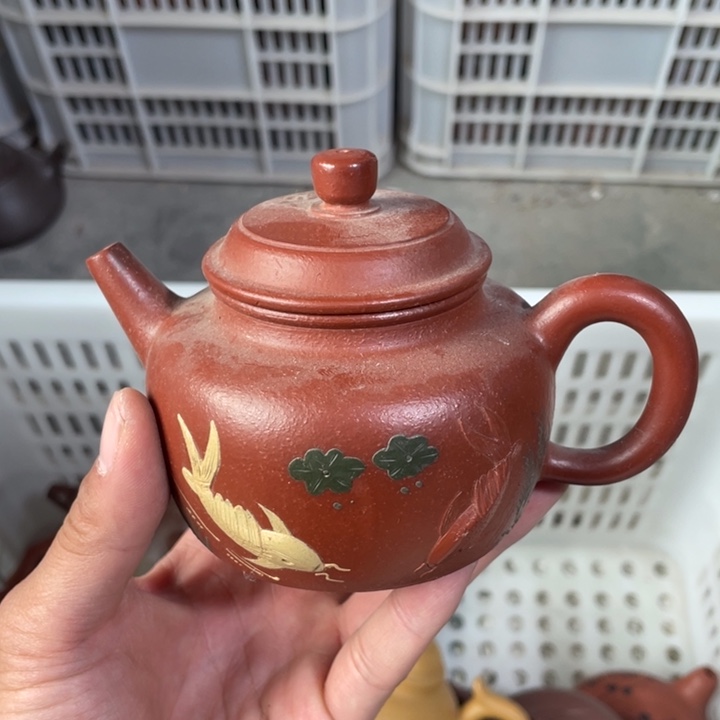 老厂紫砂壶一件。