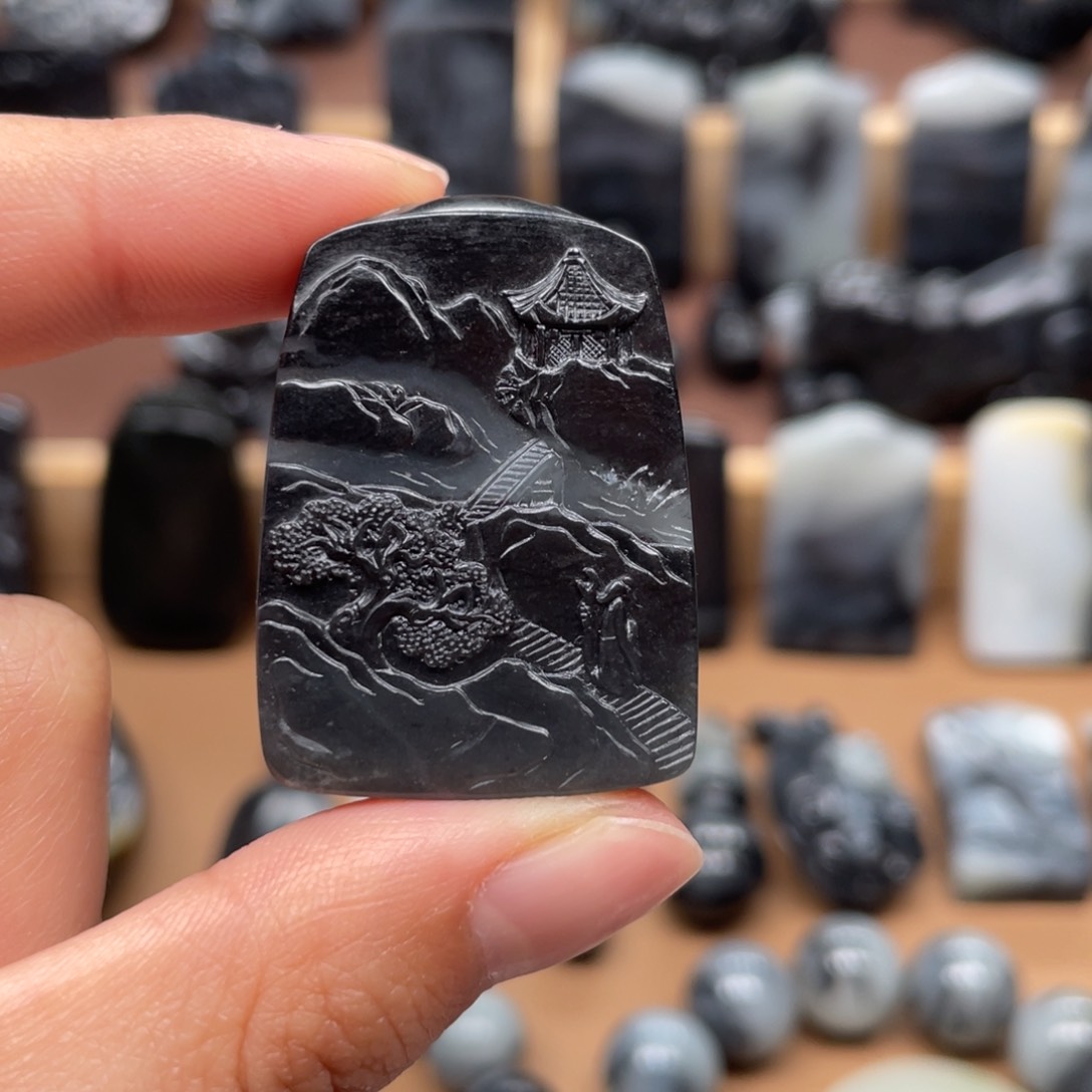 和田玉颈饰未镶嵌