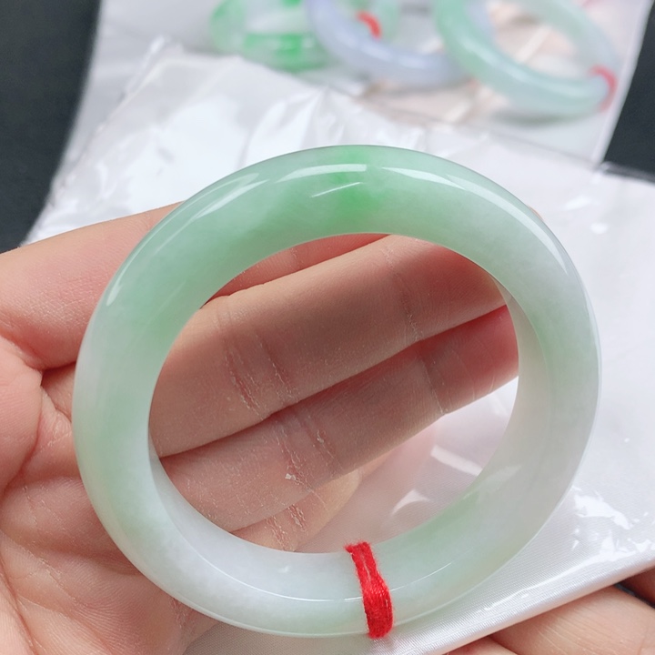 翡翠未镶嵌手镯53+甜绿翡翠手镯