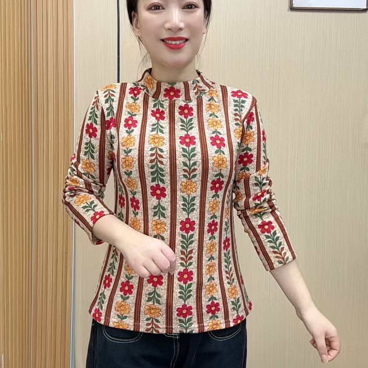 2025年冬季新款时尚洋气，减龄显瘦加绒加厚打底衫长袖半高领