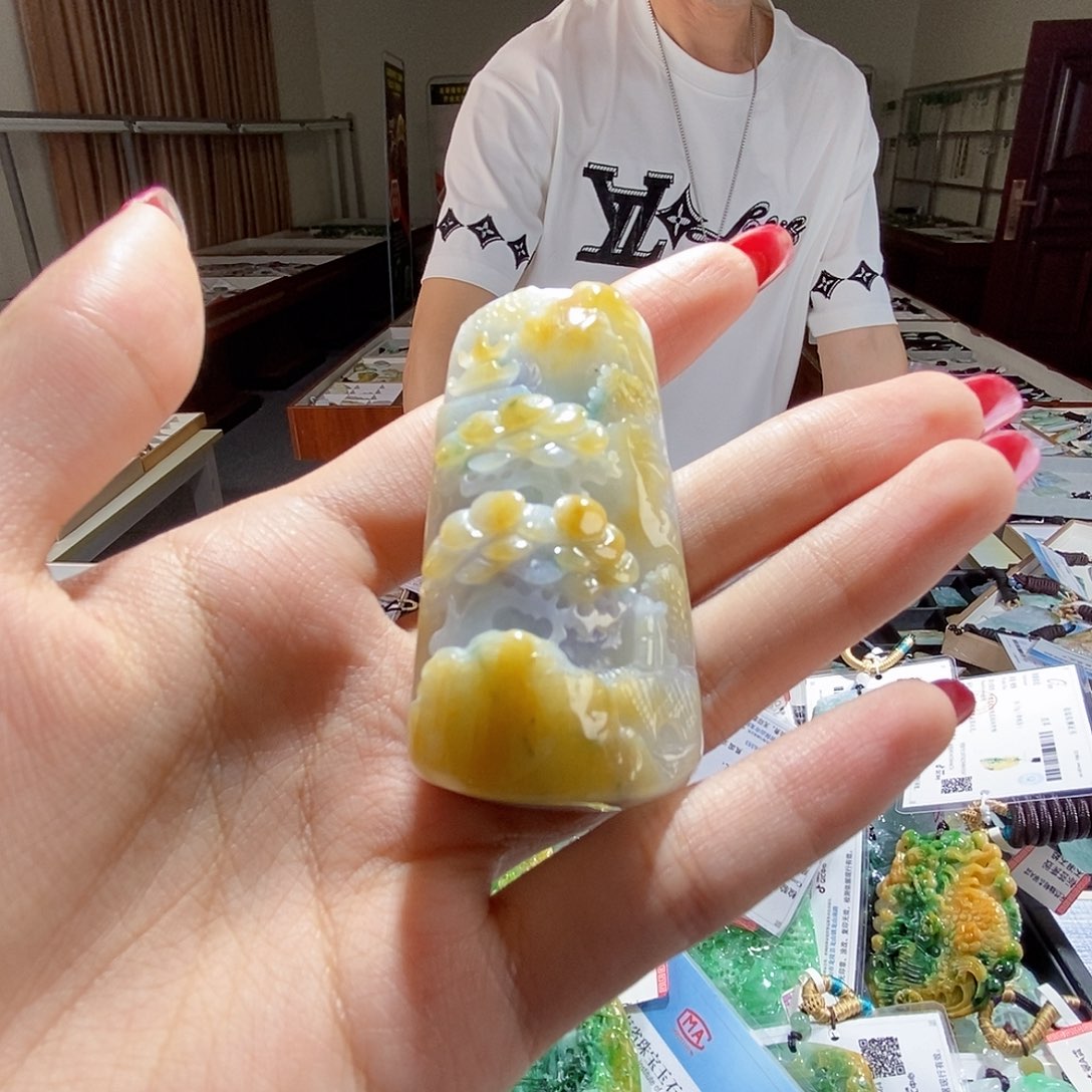 翡翠未镶嵌颈饰翡翠