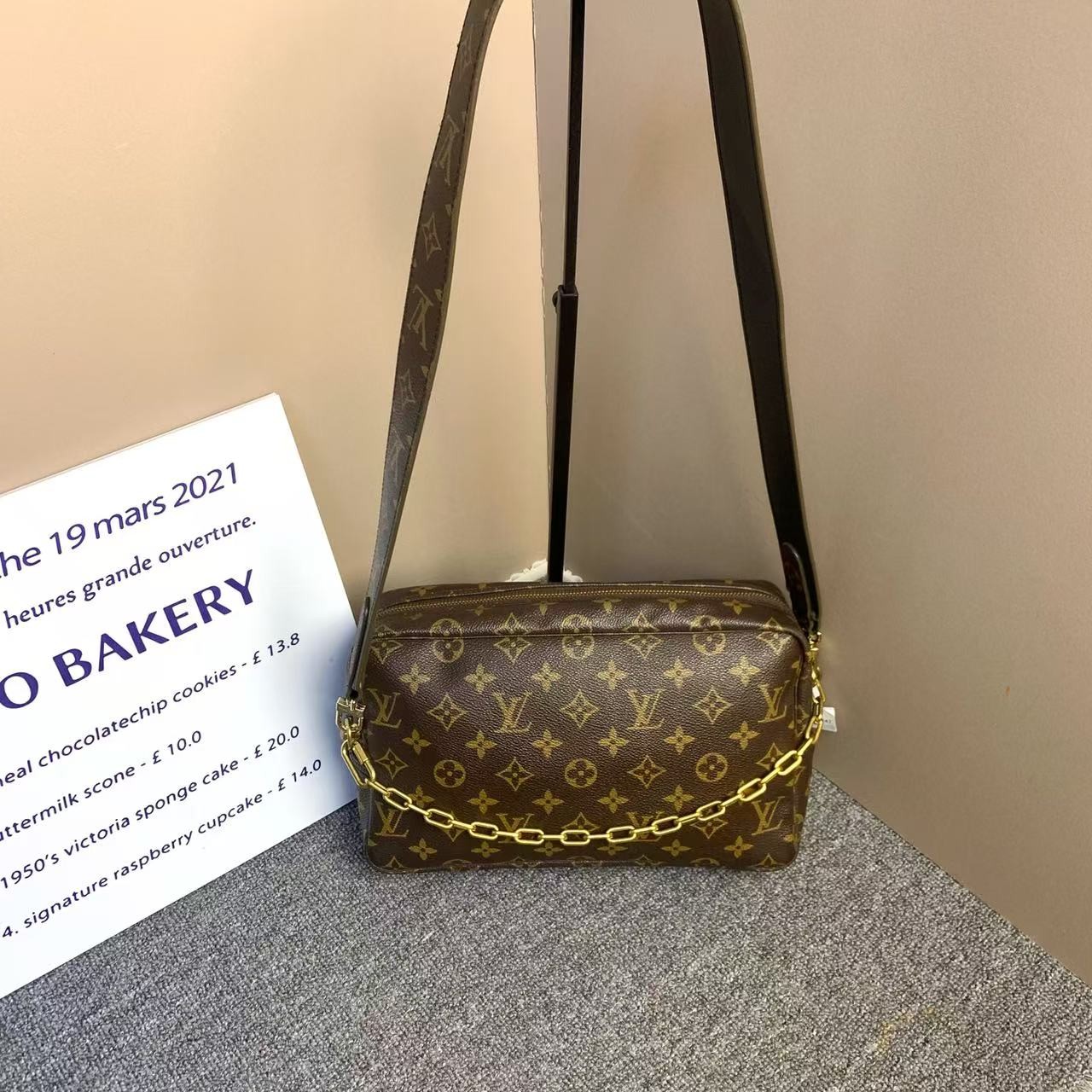 95新 LouisVuitton/路易威登 LV老花手拿包/路易威登手拿后加肩带