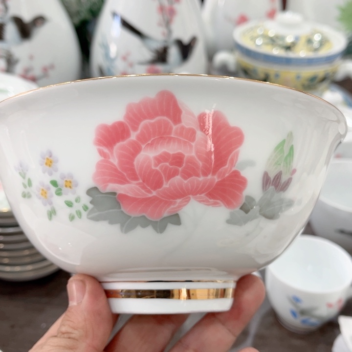 壶釉下五彩的瓷器和瓷器