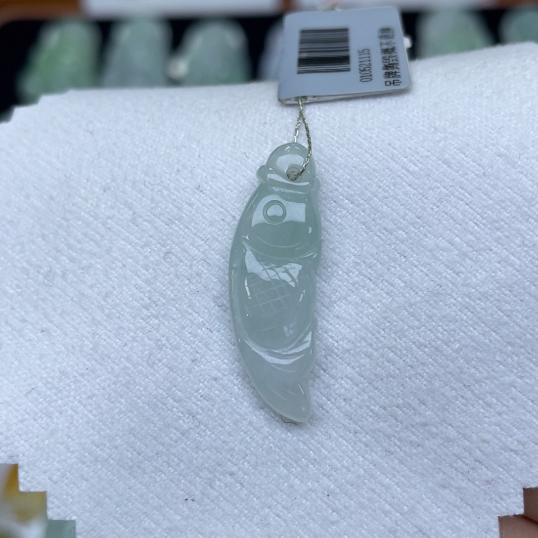 颈饰未镶嵌翡翠年年有鱼