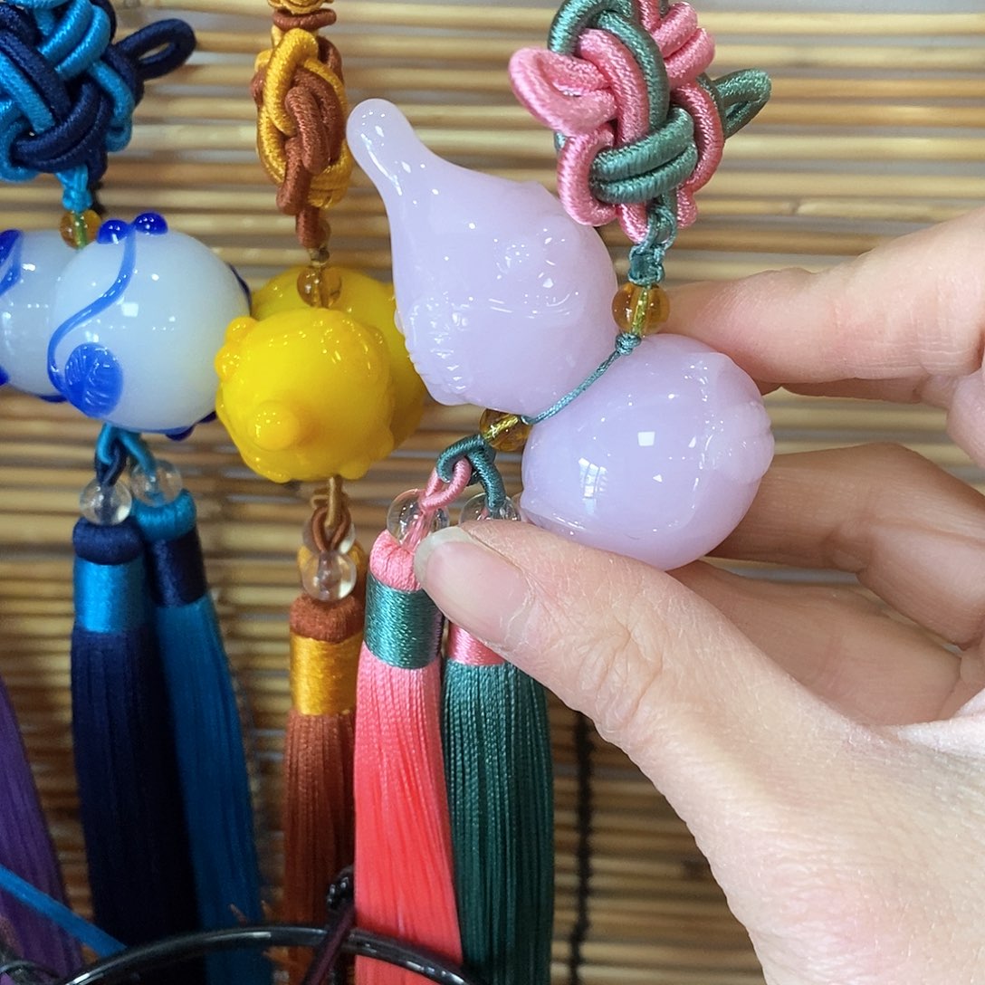 玻璃颈饰596069708890000