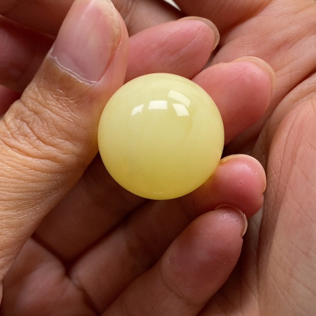 琥珀未镶嵌裸石22.9