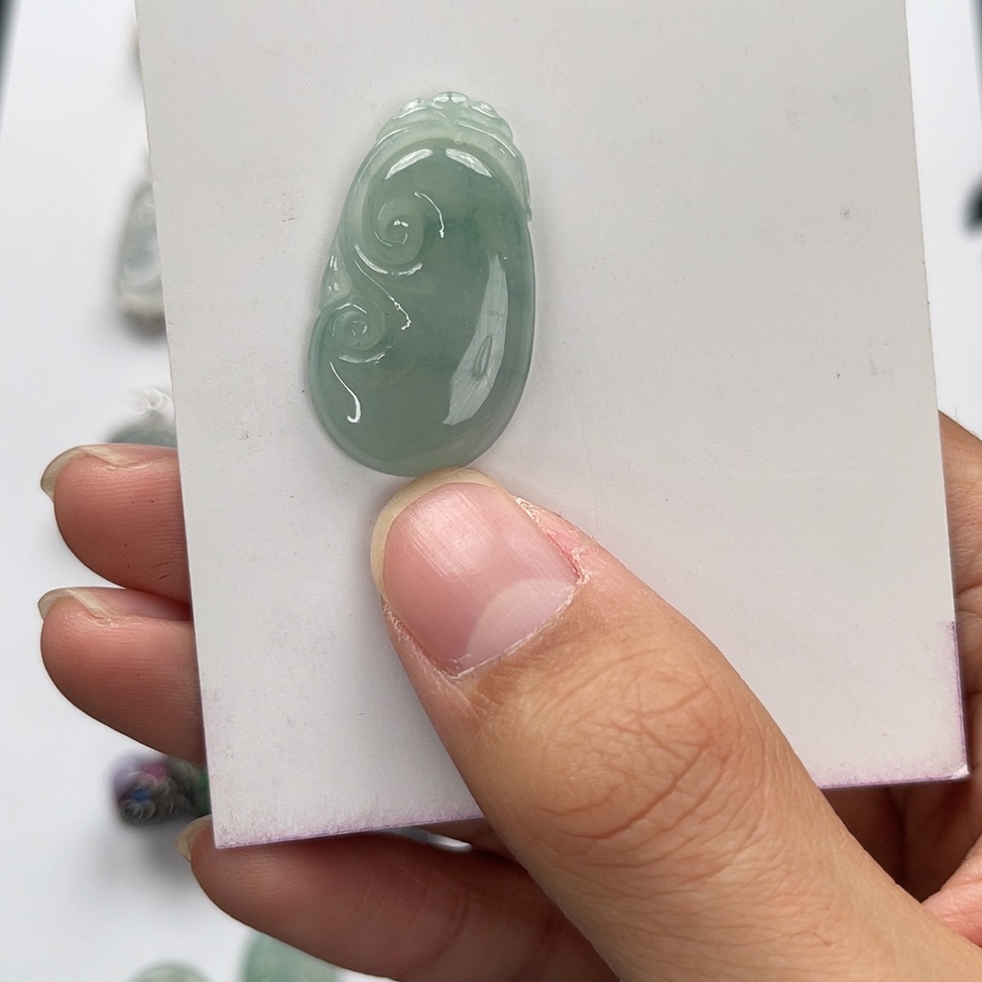 翡翠未镶嵌颈饰翡翠如意