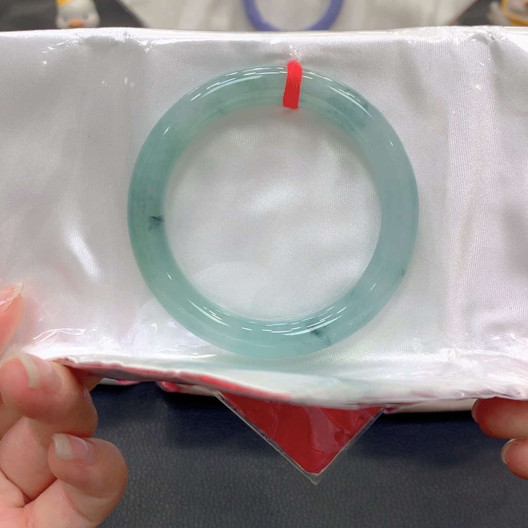 翡翠未镶嵌手镯3号